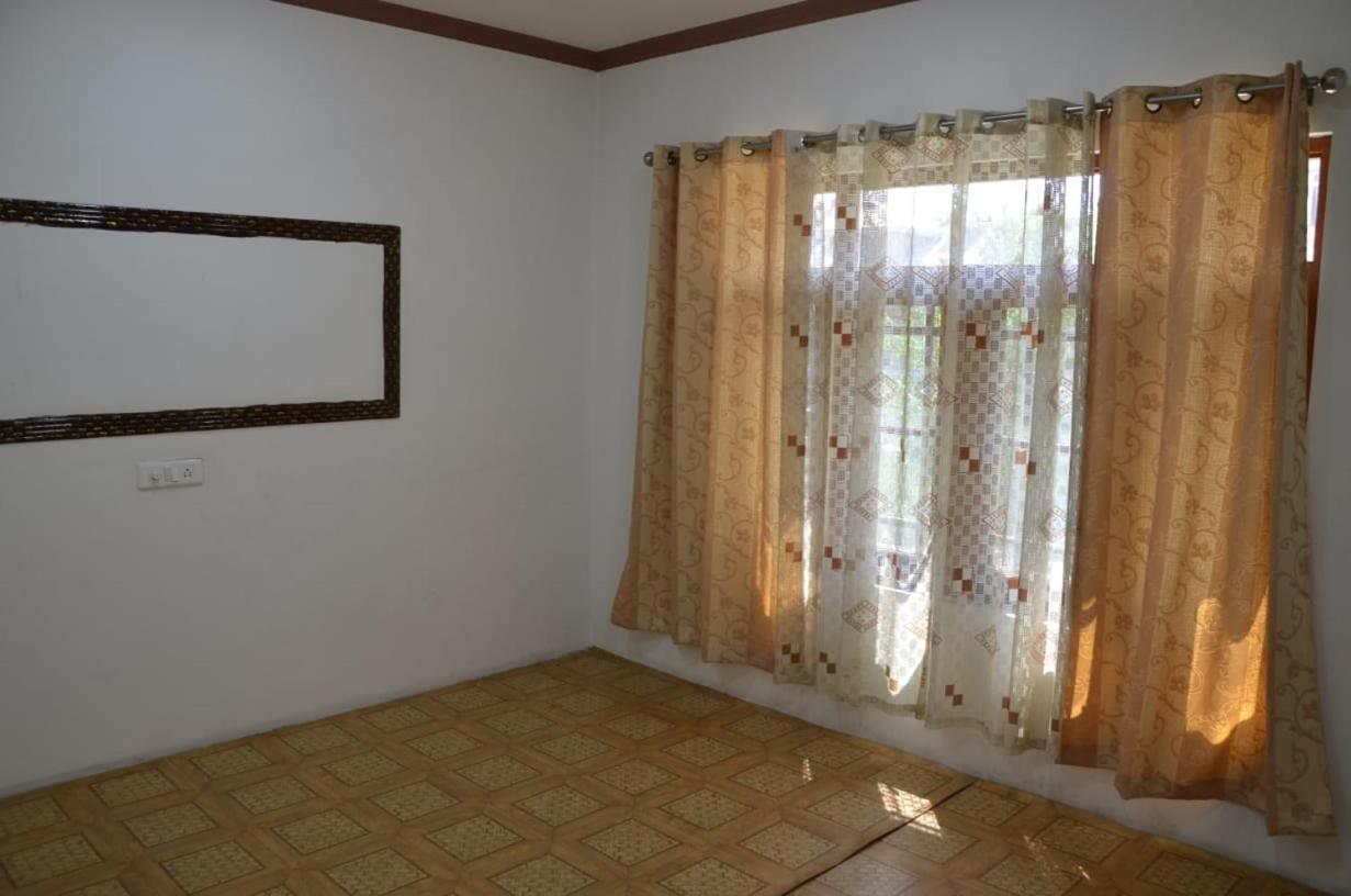 Bed and Breakfast Mir Manzil à Srīnagar Extérieur photo