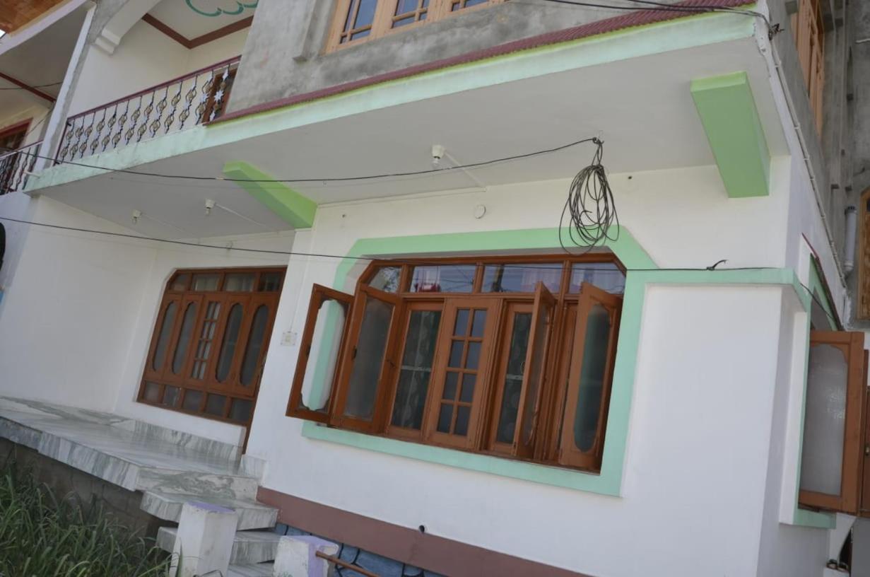 Bed and Breakfast Mir Manzil à Srīnagar Extérieur photo