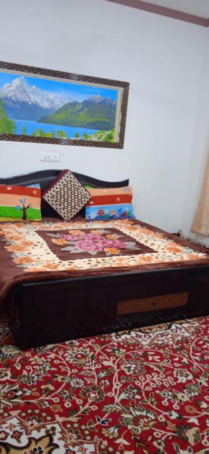 Bed and Breakfast Mir Manzil à Srīnagar Extérieur photo