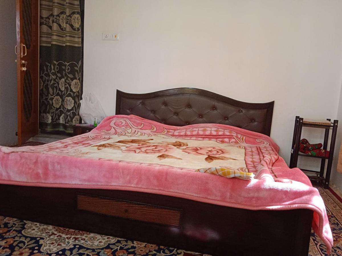 Bed and Breakfast Mir Manzil à Srīnagar Extérieur photo
