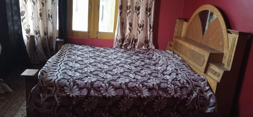 Bed and Breakfast Mir Manzil à Srīnagar Extérieur photo