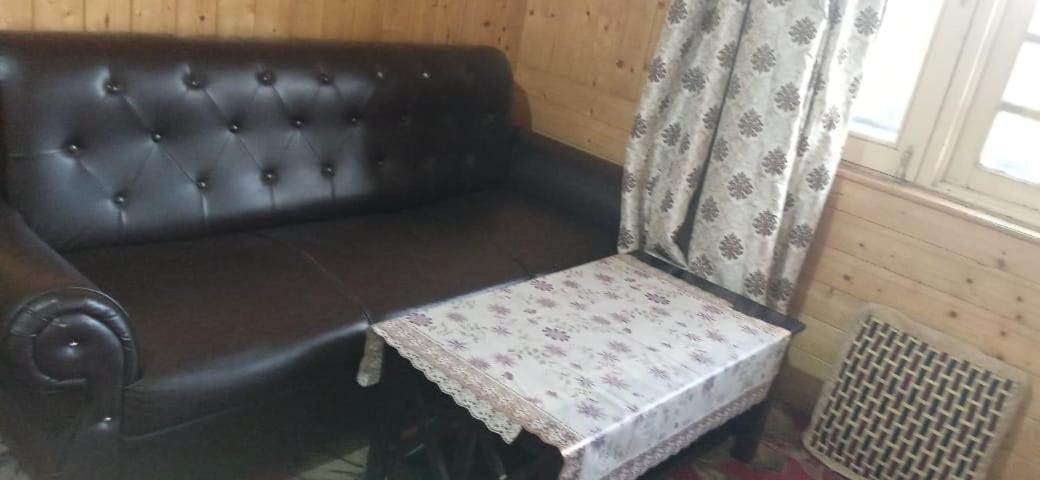 Bed and Breakfast Mir Manzil à Srīnagar Extérieur photo